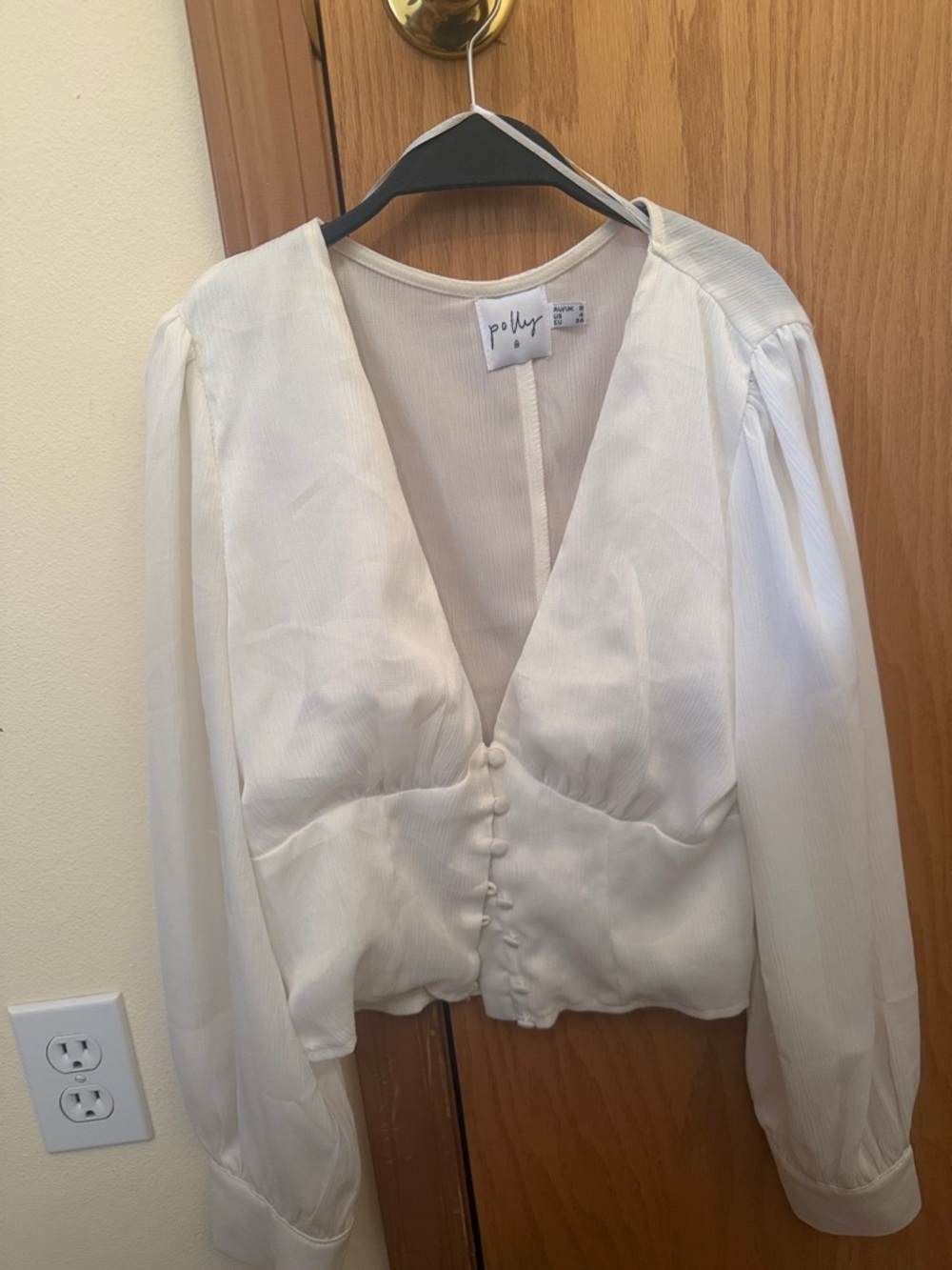 Oh Polly White Deep V Button-Front Crop Top